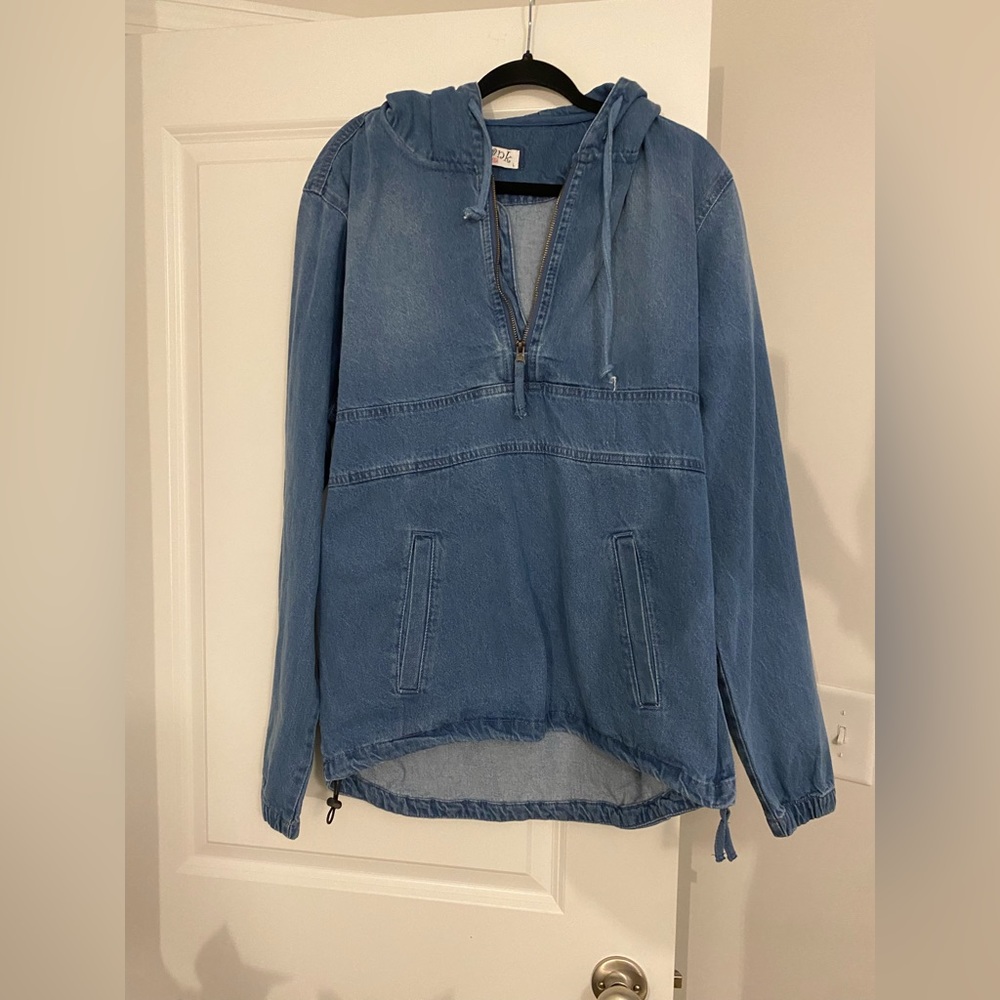 Denim pullover with pockets